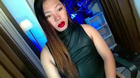 Snapshot of olivia_the_temptress27 chatting on December 22, 2025, 6:21 am Miss OLIVIA online show from December 22, 2025, 6:21 am