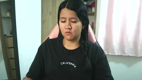 Olivia online show from November 13, 2025, 2:38 pm