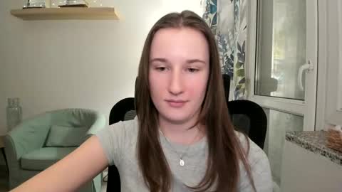 Oliwiaa2004 online show from January 5, 2025, 7:49 pm