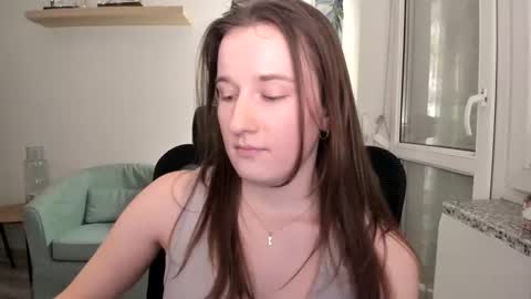 Oliwiaa2004 online show from February 11, 2025, 6:33 pm