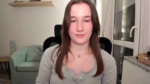 Oliwiaa2004 online show from March 10, 2025, 10:24 pm