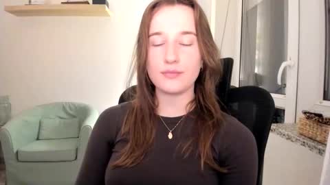 Oliwiaa2004 online show from September 14, 2025, 4:39 pm