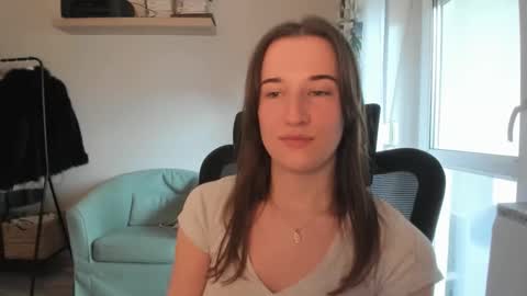 Snapshot of oliviaaa2003 chatting on April 11, 2026, 2:32 pm Oliwiaa2004 online show from April 11, 2026, 2:32 pm