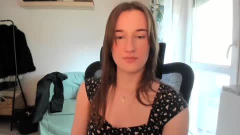 Snapshot of oliviaaa2003 chatting on May 5, 2026, 2:03 pm Oliwiaa2004 online show from May 5, 2026, 2:03 pm