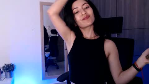 oliviaaa__ online show from January 18, 2025, 7:15 pm