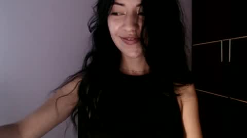 oliviaaa__ online show from May 8, 2026, 6:13 pm