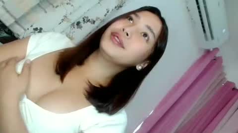oliviahutton online show from June 16, 2026, 6:16 am