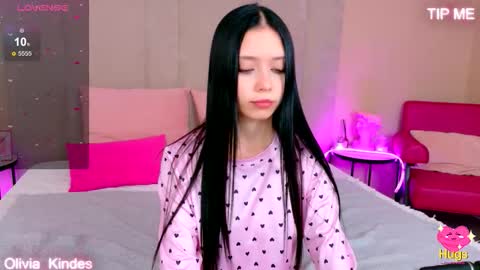 Olivia online show from October 15, 2025, 5:24 pm