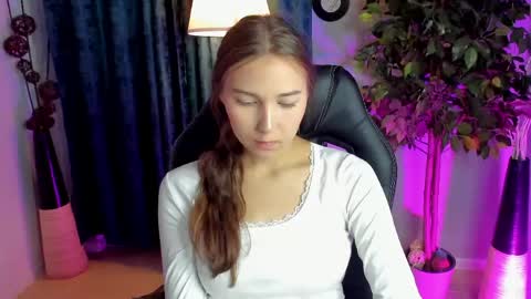 olivialangs online show from May 25, 2026, 11:16 am