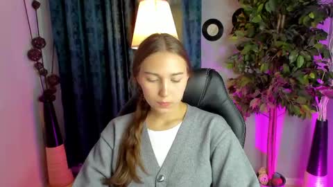 olivialangs online show from May 27, 2026, 10:34 am