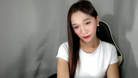 NICOLE online show from September 19, 2025, 6:19 pm