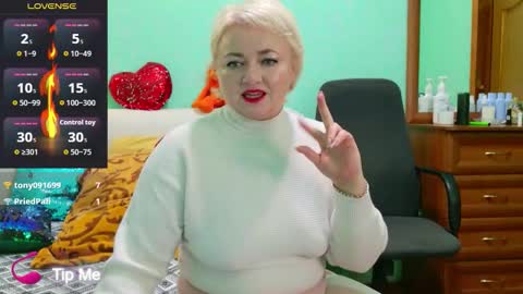 oliviaparadise online show from November 13, 2025, 7:24 pm