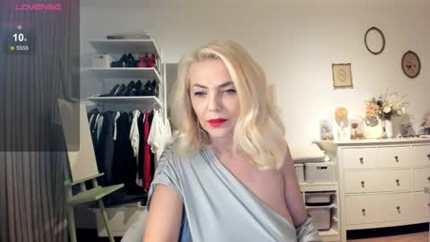 Snapshot of ollalla7 chatting on September 9, 2025, 3:55 pm ollalla7 online show from September 9, 2025, 3:55 pm