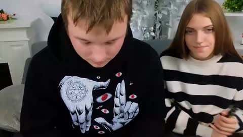 Olli and Stiw online show from November 28, 2025, 8:28 am