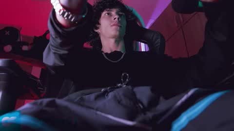     online show from September 18, 2025, 2:57 am