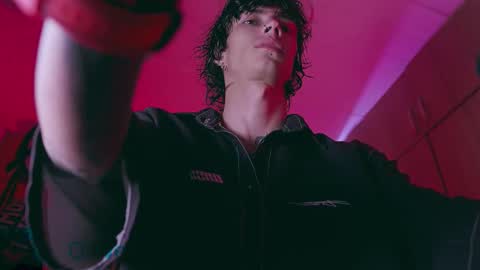     online show from October 25, 2025, 2:19 am