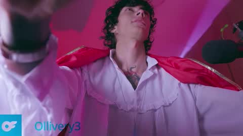     online show from October 31, 2025, 8:54 pm