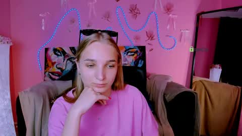 Snapshot of ollivia_dream chatting on May 25, 2026, 5:46 am Ollivia online show from May 25, 2026, 5:46 am