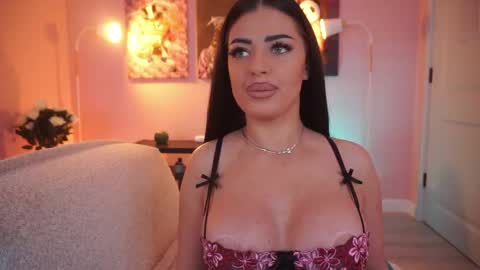 Olyvia online show from April 30, 2026, 7:42 pm