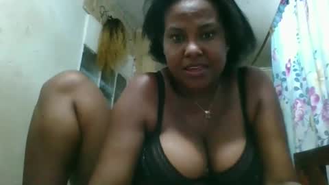 olyvienne90 online show from November 27, 2025, 1:02 pm