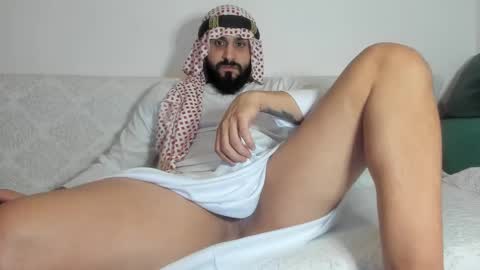 Snapshot of omar_xoxo chatting on October 14, 2025, 8:20 pm Omar online show from October 14, 2025, 8:20 pm