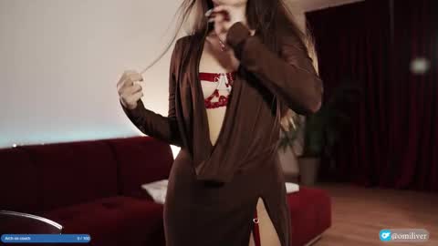 Snapshot of omiliver chatting on January 18, 2026, 6:23 pm or online show from January 18, 2026, 6:23 pm