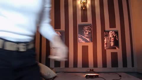 Snapshot of onaloon chatting on December 4, 2025, 2:54 am onaloon online show from December 4, 2025, 2:54 am