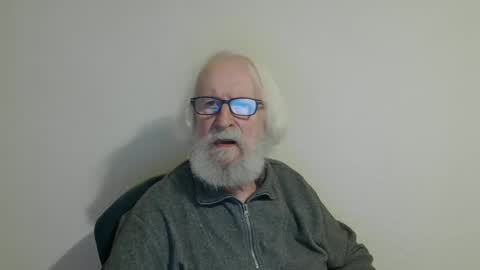 Somewhere over the rainbow online show from February 5, 2025, 8:35 pm