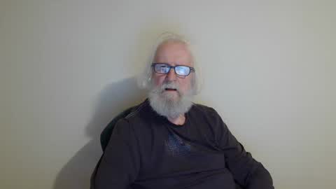 Somewhere over the rainbow online show from February 28, 2025, 9:23 pm