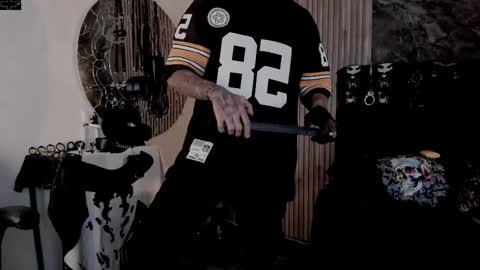     ... online show from November 19, 2025, 4:01 am