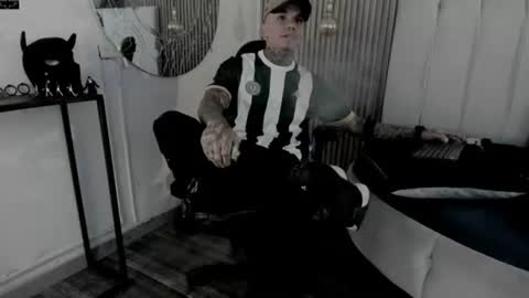Snapshot of onceagain97_ chatting on June 25, 2026, 7:51 pm ... online show from June 25, 2026, 7:51 pm