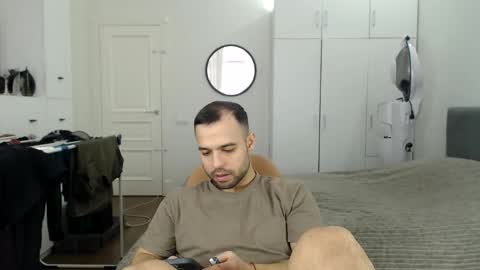 onebestlover online show from February 10, 2026, 9:35 am