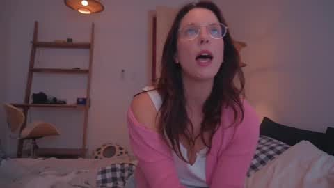 Ariel online show from February 22, 2025, 10:42 pm