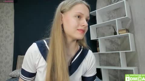 Snapshot of onelovelyalice chatting on January 22, 2025, 5:49 pm onelovelyalice online show from January 22, 2025, 5:49 pm