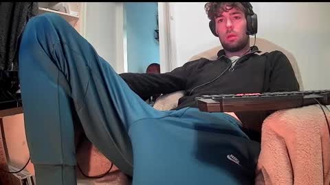 Snapshot of onesieboyx chatting on February 24, 2025, 9:00 am onesieboyx online show from February 24, 2025, 9:00 am