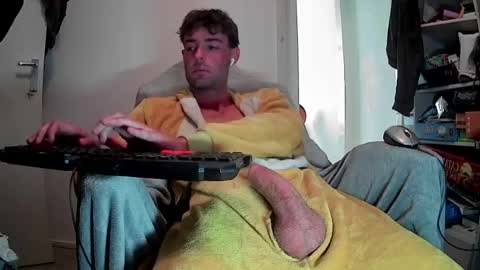 Snapshot of onesieboyx chatting on May 27, 2026, 4:37 pm onesieboyx online show from May 27, 2026, 4:37 pm