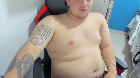 Snapshot of onewhiteboichub chatting on September 20, 2025, 9:49 pm Andres INDEPENDENT MODEL online show from September 20, 2025, 9:49 pm