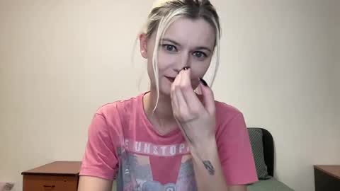 Onika online show from September 27, 2025, 11:43 pm