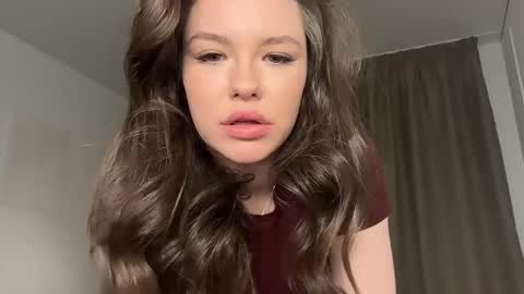 Snapshot of onlybloomm chatting on March 2, 2026, 4:14 pm Alice De Milo online show from March 2, 2026, 4:14 pm