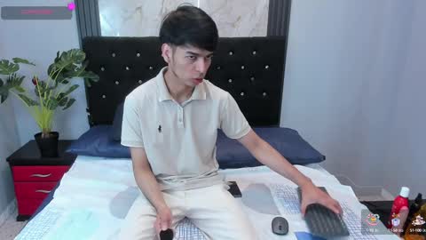 Snapshot of onlyjos_ chatting on September 14, 2025, 3:00 pm Josh - Schedule 1400 - 2200 online show from September 14, 2025, 3:00 pm