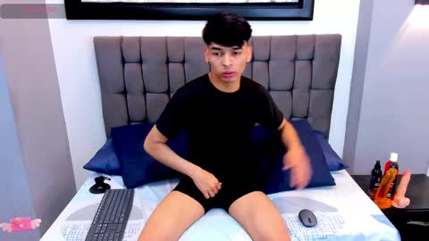 Snapshot of onlyjos_ chatting on September 17, 2025, 8:10 pm Josh - Schedule 1400 - 2200 online show from September 17, 2025, 8:10 pm