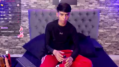 Snapshot of onlyjos_ chatting on September 29, 2025, 8:02 pm Josh - Schedule 1400 - 2200 online show from September 29, 2025, 8:02 pm