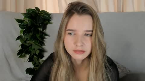 Snapshot of onyxvespera chatting on April 23, 2026, 7:30 am onyxvespera online show from April 23, 2026, 7:30 am