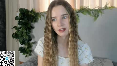 Snapshot of onyxvespera chatting on May 23, 2026, 7:02 am onyxvespera online show from May 23, 2026, 7:02 am