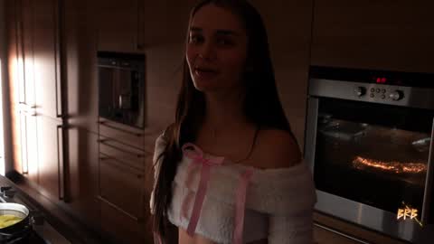 Eva online show from January 11, 2025, 7:16 pm