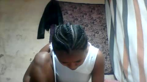 oooozafiette online show from June 30, 2026, 5:41 am