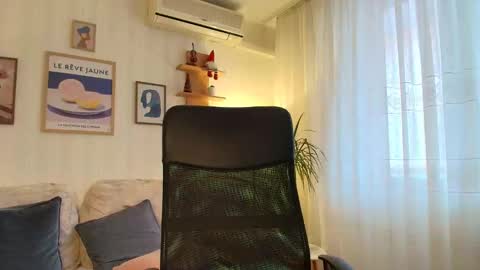 ophelia blue online show from January 12, 2026, 12:54 pm