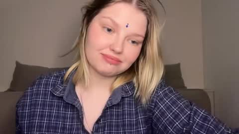 Ophelia online show from April 9, 2026, 11:10 pm