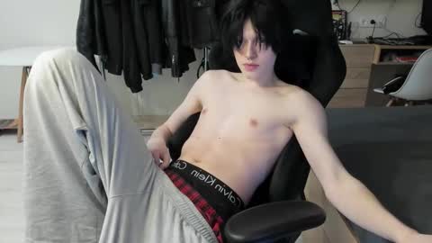 Bella and John online show from March 27, 2026, 8:41 pm