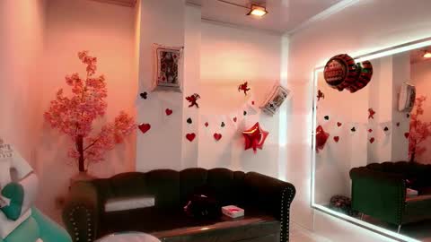 Oriana  online show from February 17, 2026, 12:01 pm